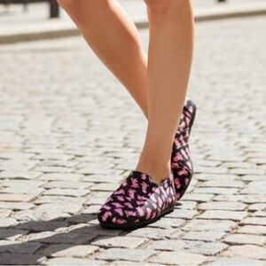 Toms Dinosaur Alpargata Glow in the Dark Pink Black Shoes Women’s Size 7.5